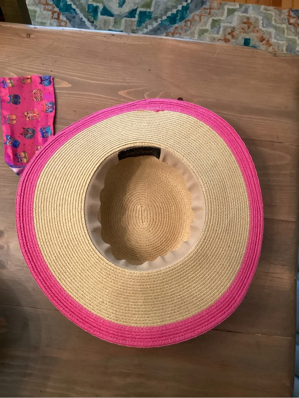 LAUREL BURCH VINTAGE WIDE BRIMMED STRAW HAT STYLIZED CAT FACE HAT BAND TAN PINK